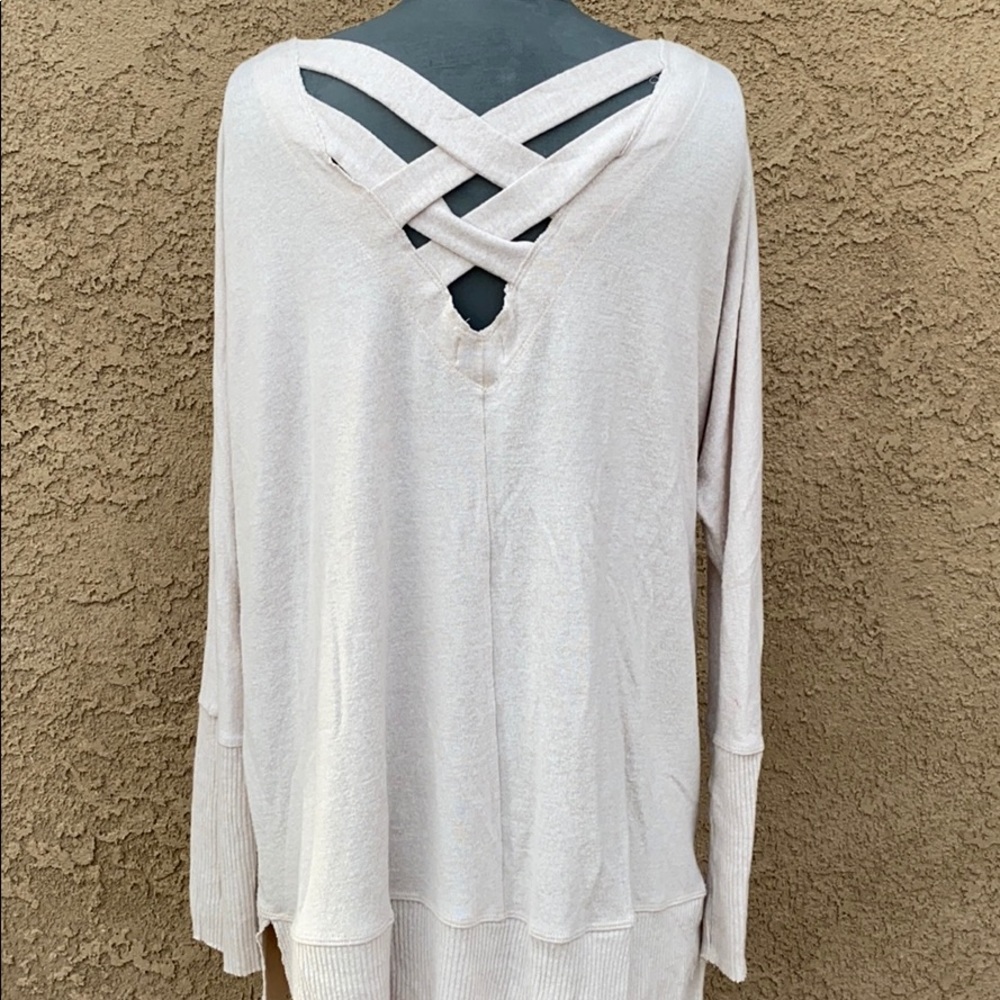 BUCKLE LONG SLEEVE SWEATER